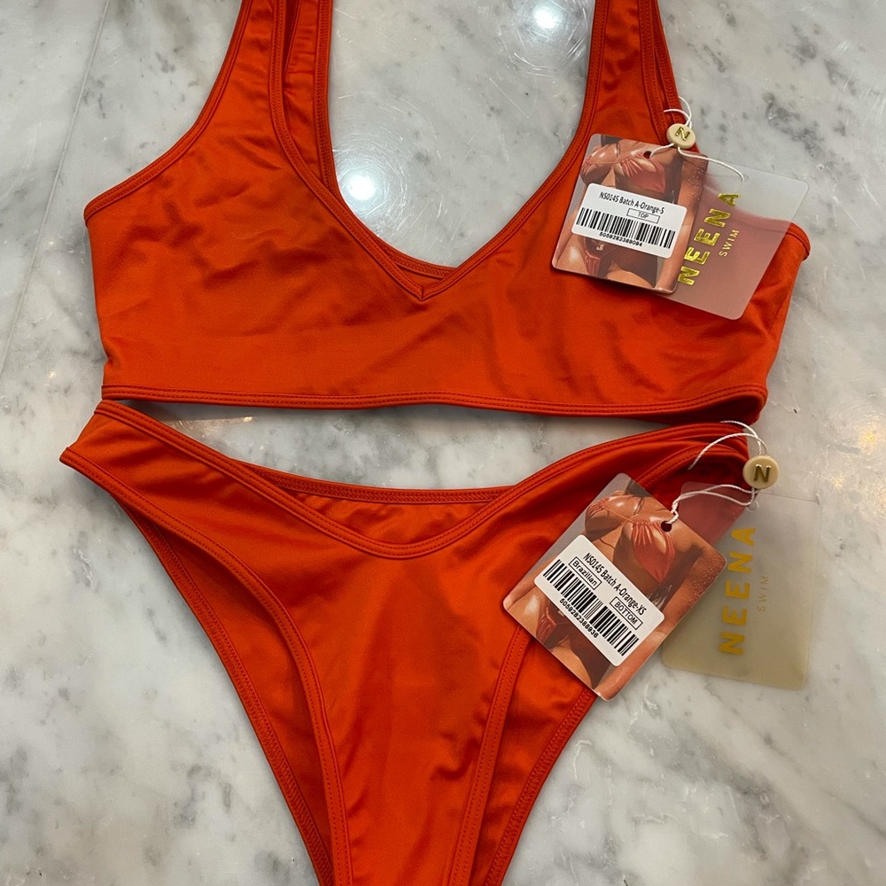Bought from Oh Polly Neena swim. Size small top. Size extra small bottoms.